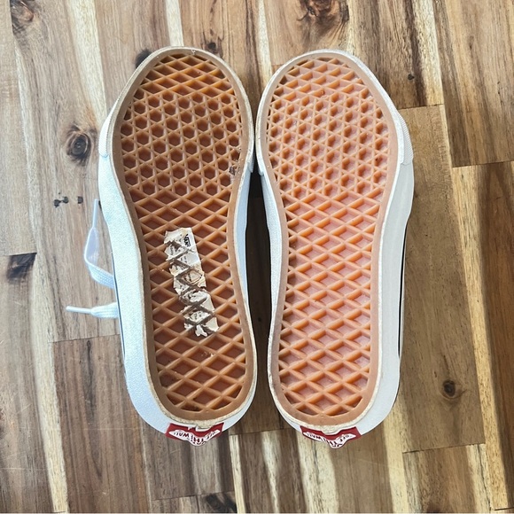 New Vans Sk8 Hi Sneaker - Picture 4 of 4